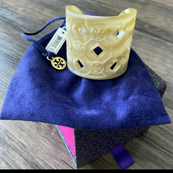 Oh how beautiful is this stunning Tory Burch Cuff - Picture 13 of 13